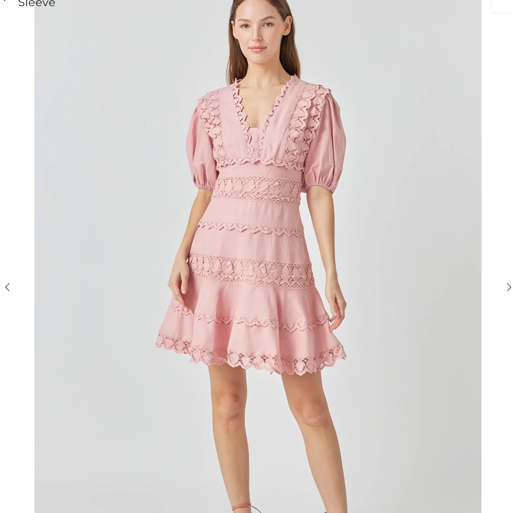 Endless Rose PLUNGING LACE TRIM DRESS WITH PUFF SLEEVE
